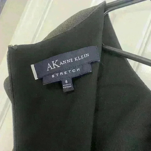 Gray Anne Klein size 8 dress zippered back in good condition - Picture 5 of 6
